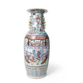 LARGE CHINESE FAMILLE ROSE 'WARRIOR' VASE (1 of 3)