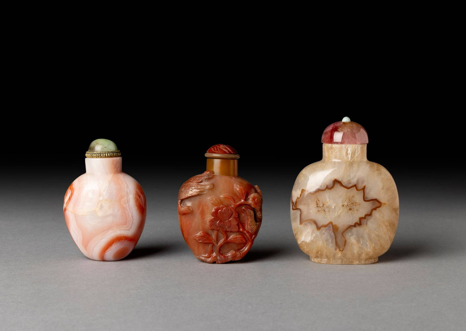 [COLLECTION OF PROF. J. GILBERT & CORA MCALLISTER] GROUP OF THREE CHINESE AGATE SNUFF BOTTLES