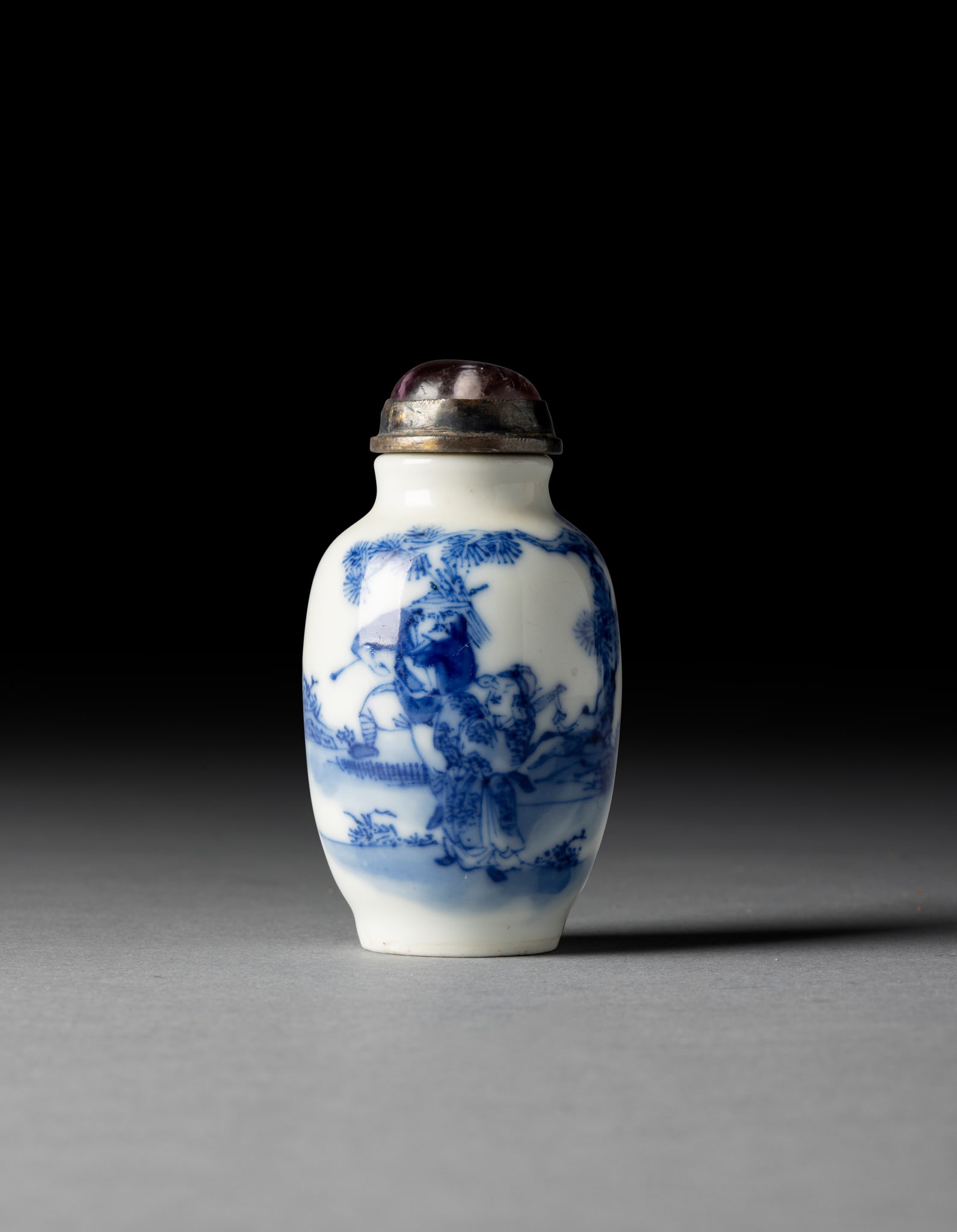 [COLLECTION OF PROF. J. GILBERT & CORA MCALLISTER] CHINESE BLUE AND WHITE 'SWORDMAN AND WOODCUTTER'