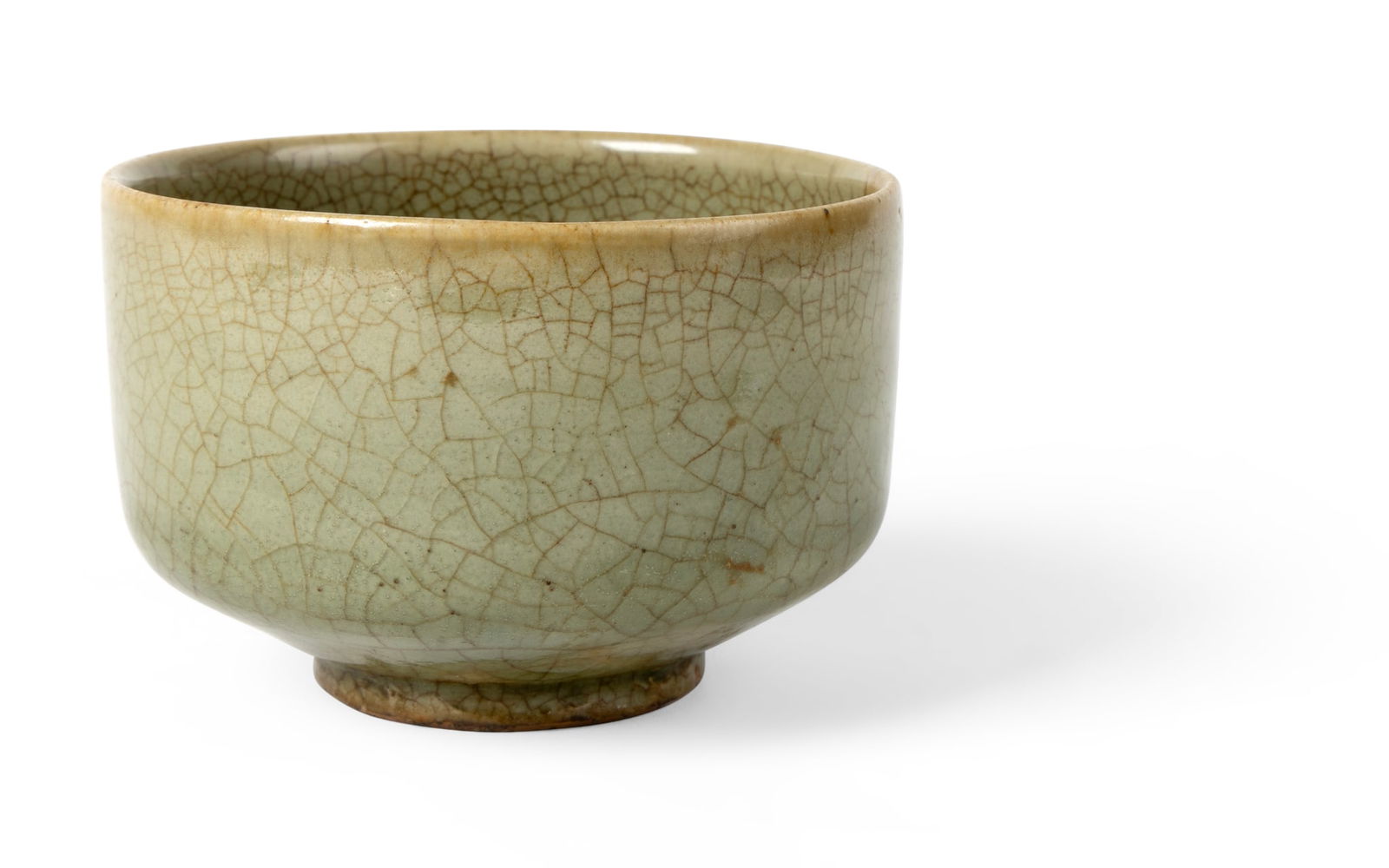 [PRIVATE TAIWANESE COLLECTION] CHINESE YAOZHOU-TYPE CELADON-GLAZED BOWL (1 of 2)