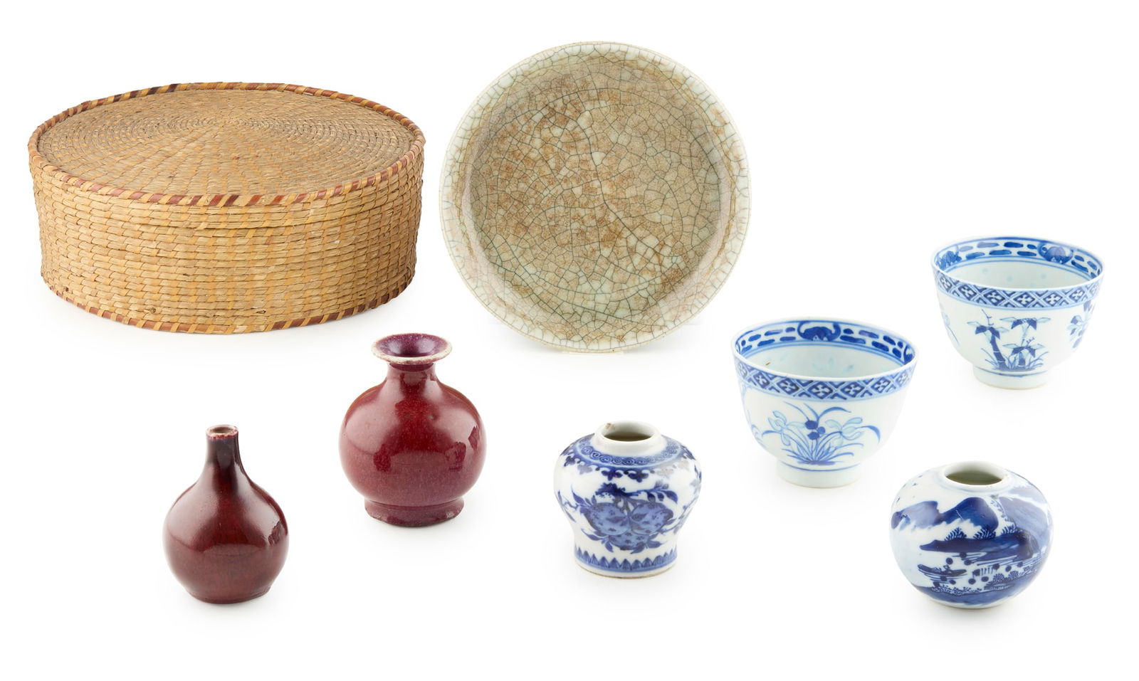 GROUP OF SEVEN CHINESE PORCELAIN WARES (1 of 4)