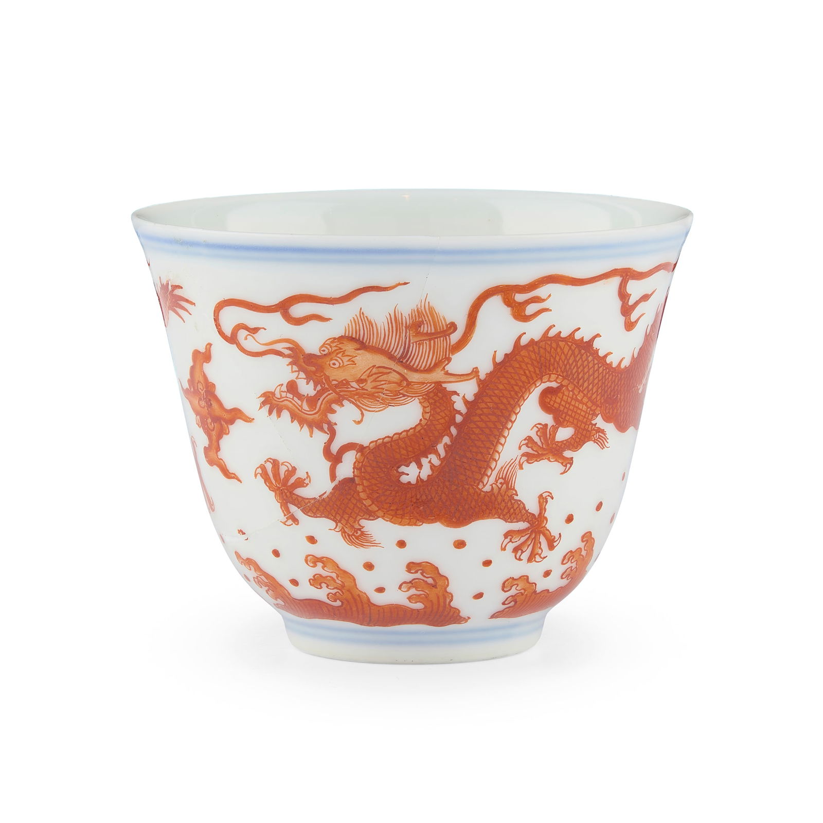 [PRIVATE COLLECTION, GLASGOW] CHINESE UNDERGLAZE BLUE AND IRON-RED-DECORATED 'DRAGON' CUP (1 of 2)