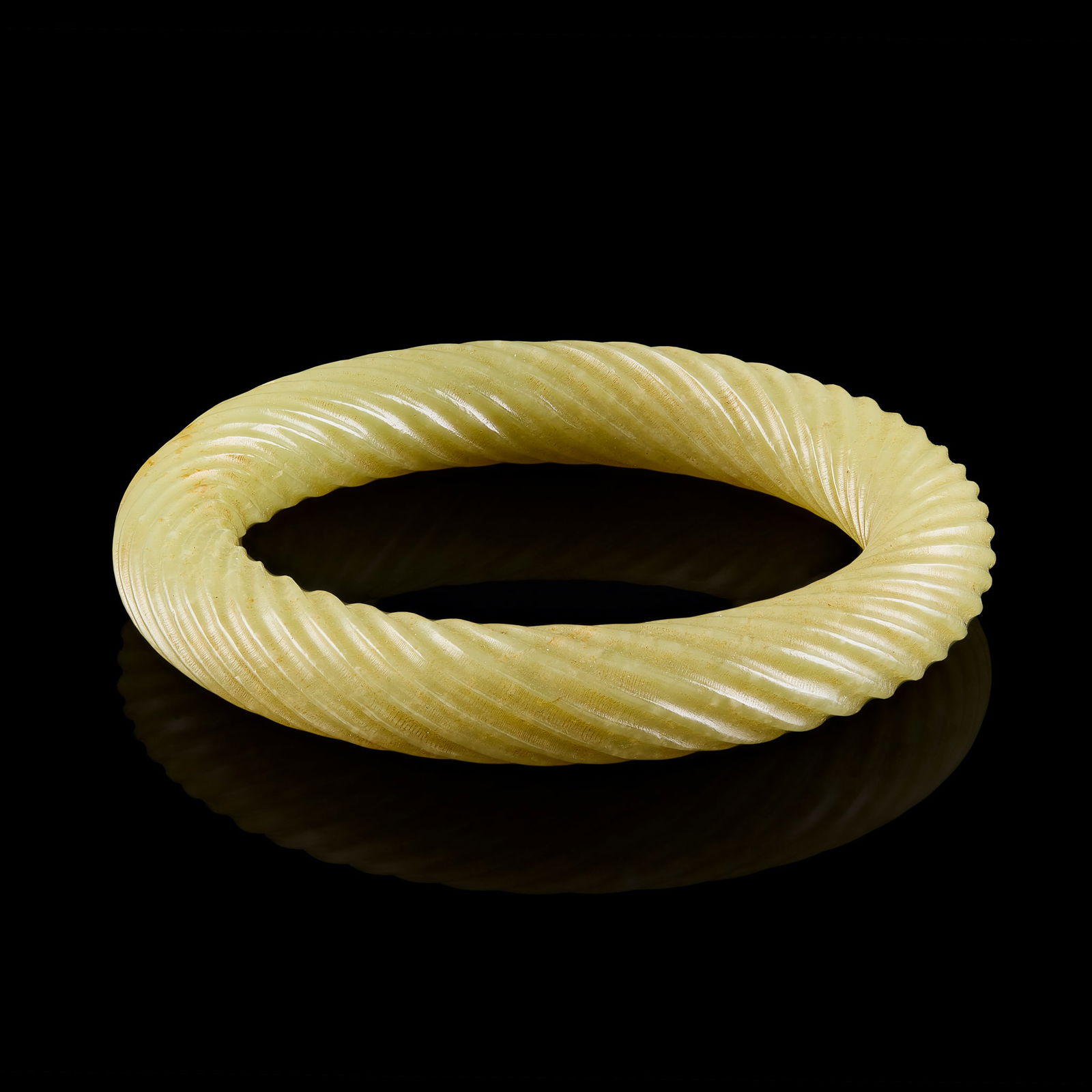 [PRIVATE ENGLISH COLLECTION] CHINESE CELADON JADE 'ROPE-TWIST' BANGLE (1 of 1)