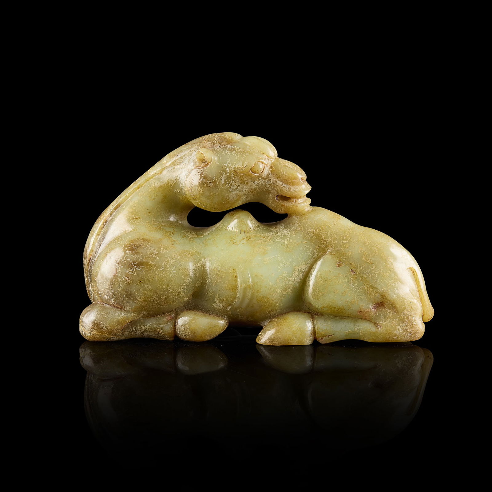 [PRIVATE ENGLISH COLLECTION] LARGE YELLOW JADE CAMEL: [PRIVATE ENGLISH COLLECTION] LARGE YELLOW JADE CAMEL 20TH CENTURY 二十世紀 黃玉雕駱駝大擺件naturalistically carved in