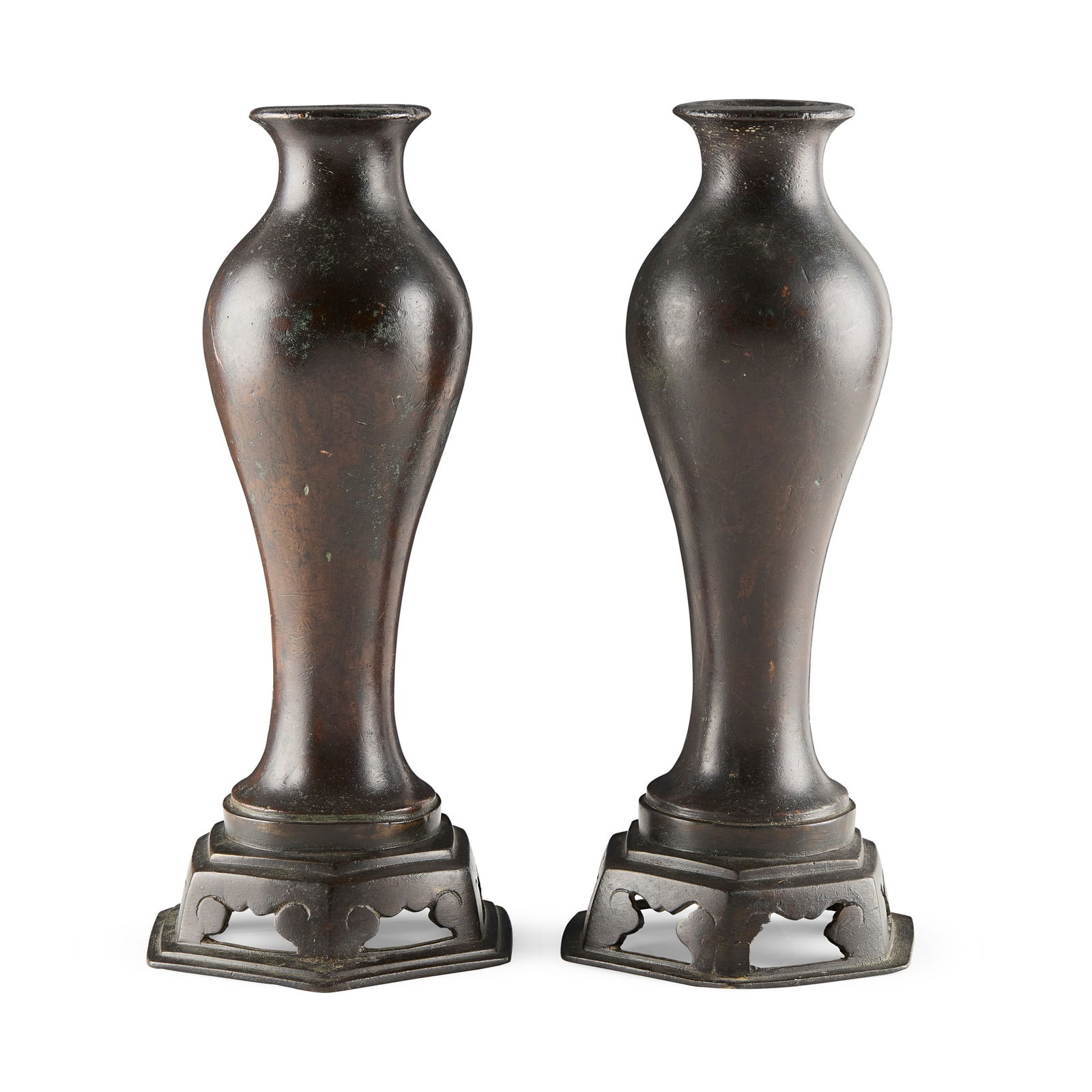 [PRIVATE SCOTTISH COLLECTION, PERTHSHIRE] PAIR OF CHINESE BRONZE VASES (1 of 1)