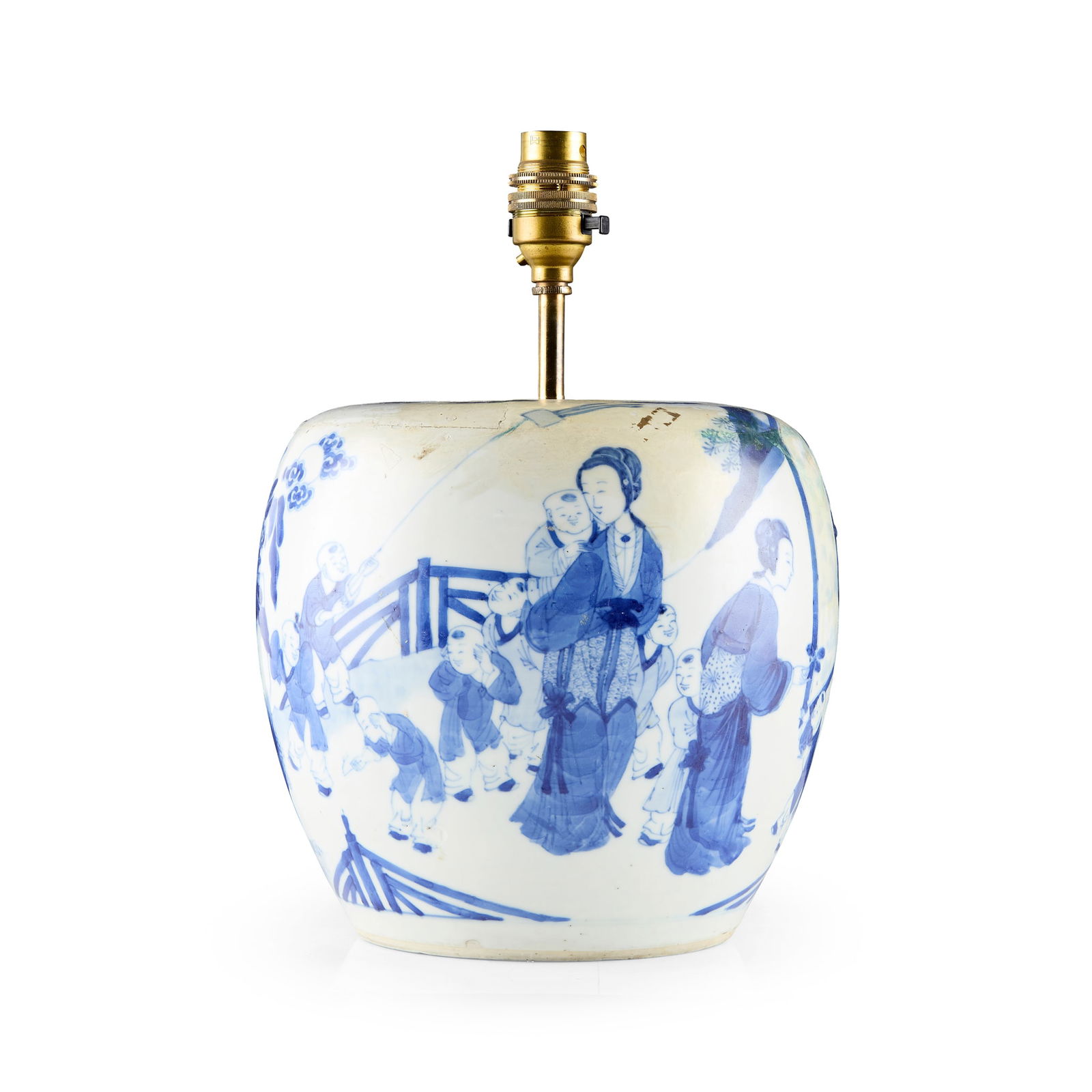 CHINESE BLUE AND WHITE 'FIGURAL' VASE LAMP: CHINESE BLUE AND WHITE 'FIGURAL' VASE LAMP QING DYNASTY, KANGXI PERIOD 清康熙 青花仕女童子圖罐 painted with ladies and bo