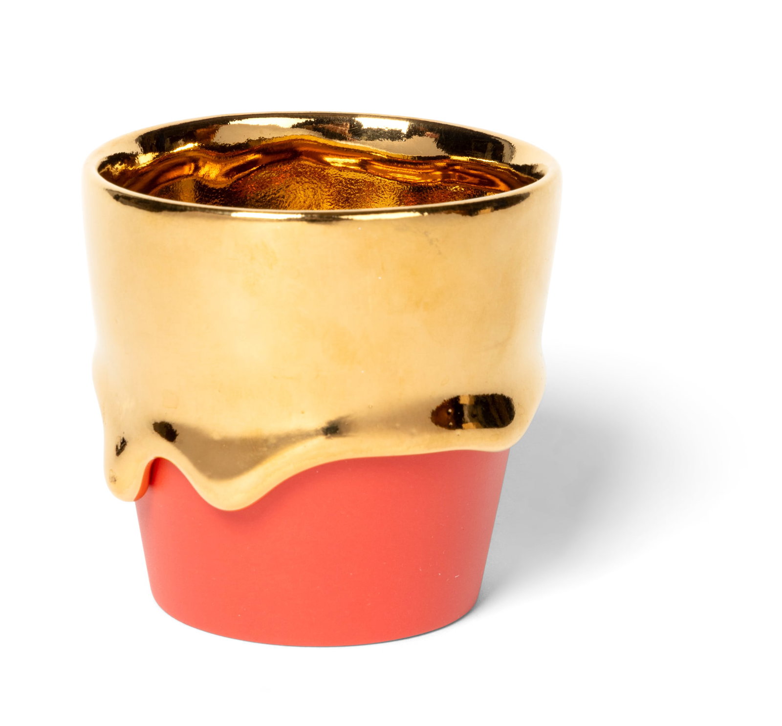 TAKURO KUWATA (JAPANESE 1981-): TAKURO KUWATA (JAPANESE 1981-) CUP porcelain, with dripped gold glaze, together with wooden box 8cm high, 8.5cm wide (3 1/8in high, 3 3/8in wide) Private Collection, London.