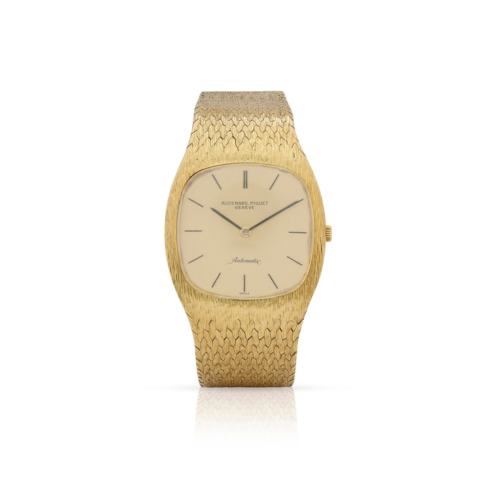 Audemars Piguet. A fine and rare 18k gold automatic bracelet watch (1 of 2)