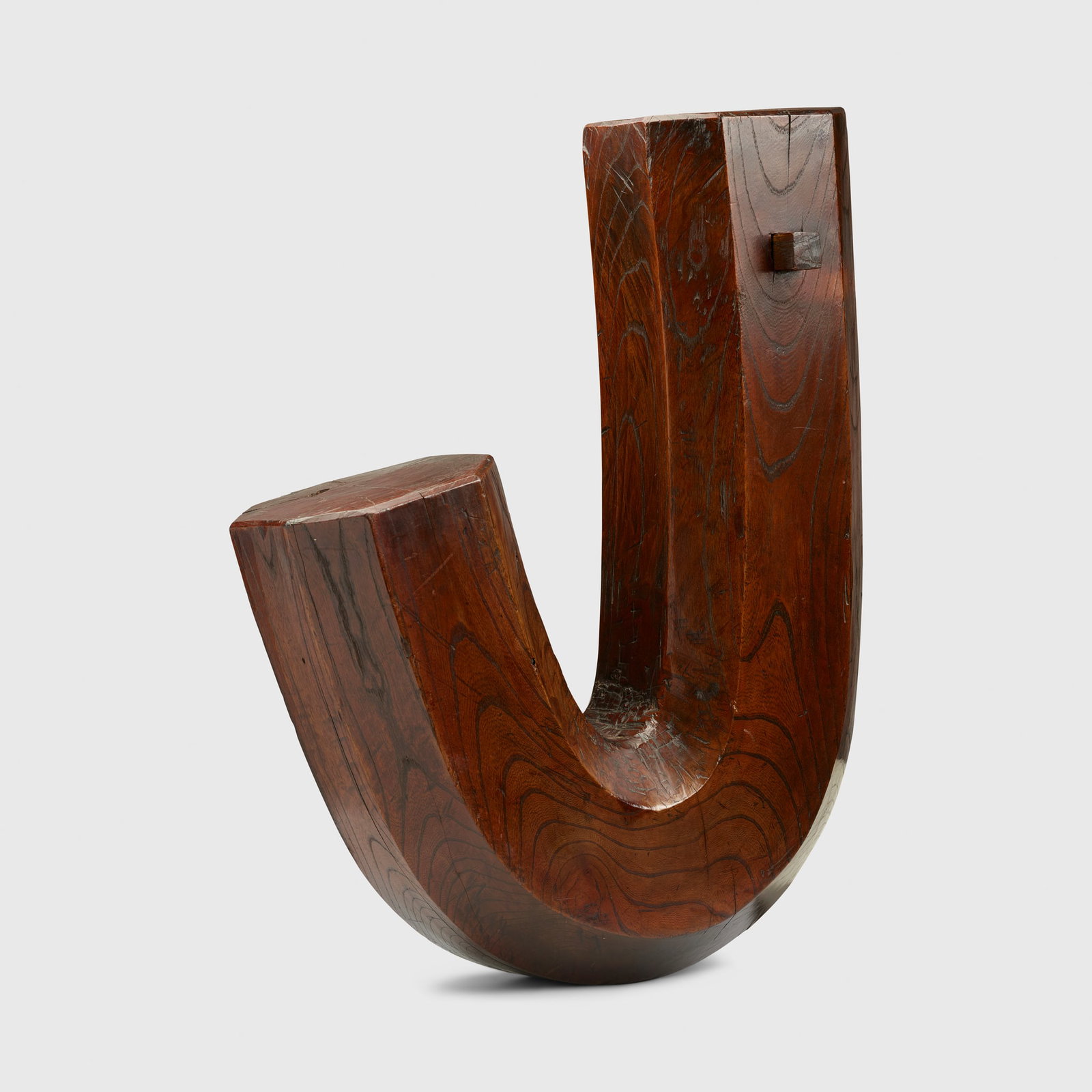 KETTLE HANGING HOOK, JIZAI-KAGI: KETTLE HANGING HOOK, JIZAI-KAGI JAPAN, MEIJI PERIOD, SECOND HALF OF THE 19TH CENTURY carved keyaki wood, of classical J-shape, rich patination and scarification to the wood from use 72.6cm tall Privat