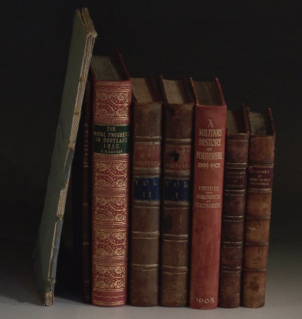 Lauder, Sir Thomas Dick.: Lauder, Sir Thomas Dick. Memorial of the Royal Progress in Scotland. Edinburgh, 1843, first edition, 4to, list of subscribers, 13 engraved plates, wood-engravings in the text, bookplate of Peter Carmi