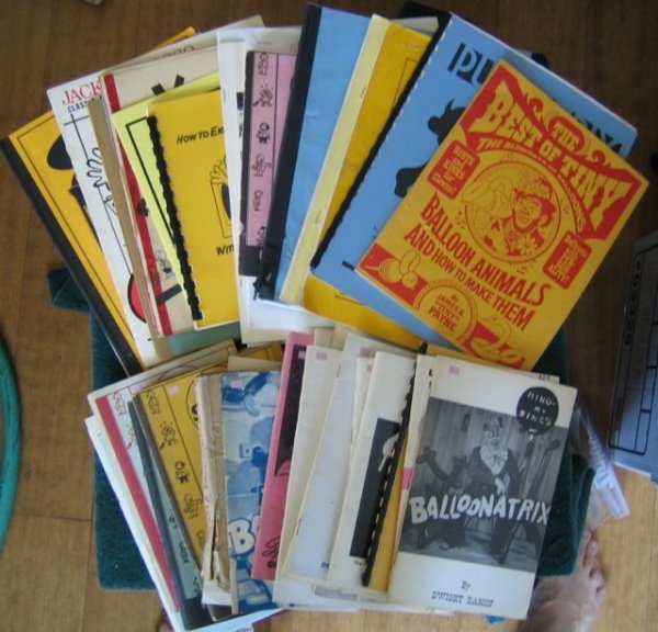 CHILDRENS MAGIC-ASSORTED PUBLICATIONS A large collec - 2