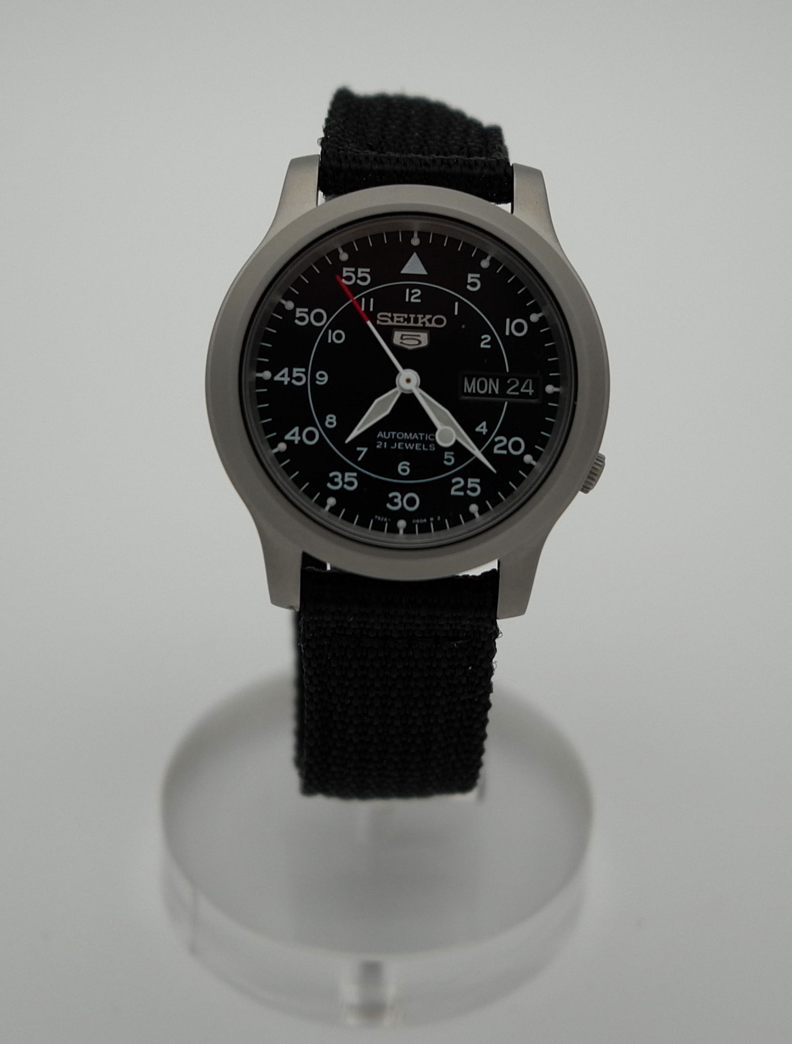 SEIKO MILITARY AUTOMATIC WATCH (1 of 5)