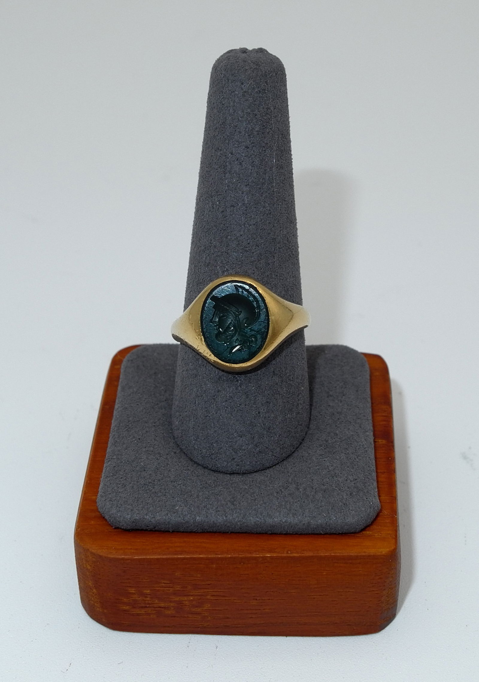 VICTORIAN ENGLISH INTAGLIO 18K GOLD CHALCEDONY RING (1 of 6)