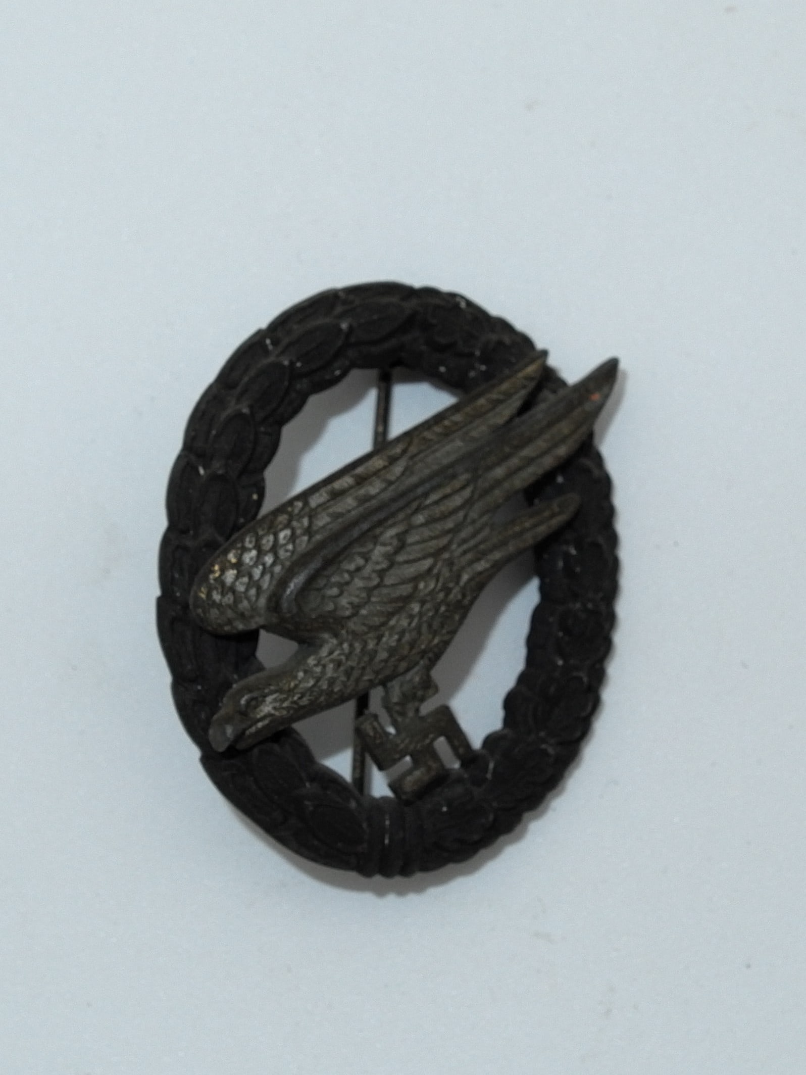 WWII GERMAN PARATROOPER BADGE (1 of 7)