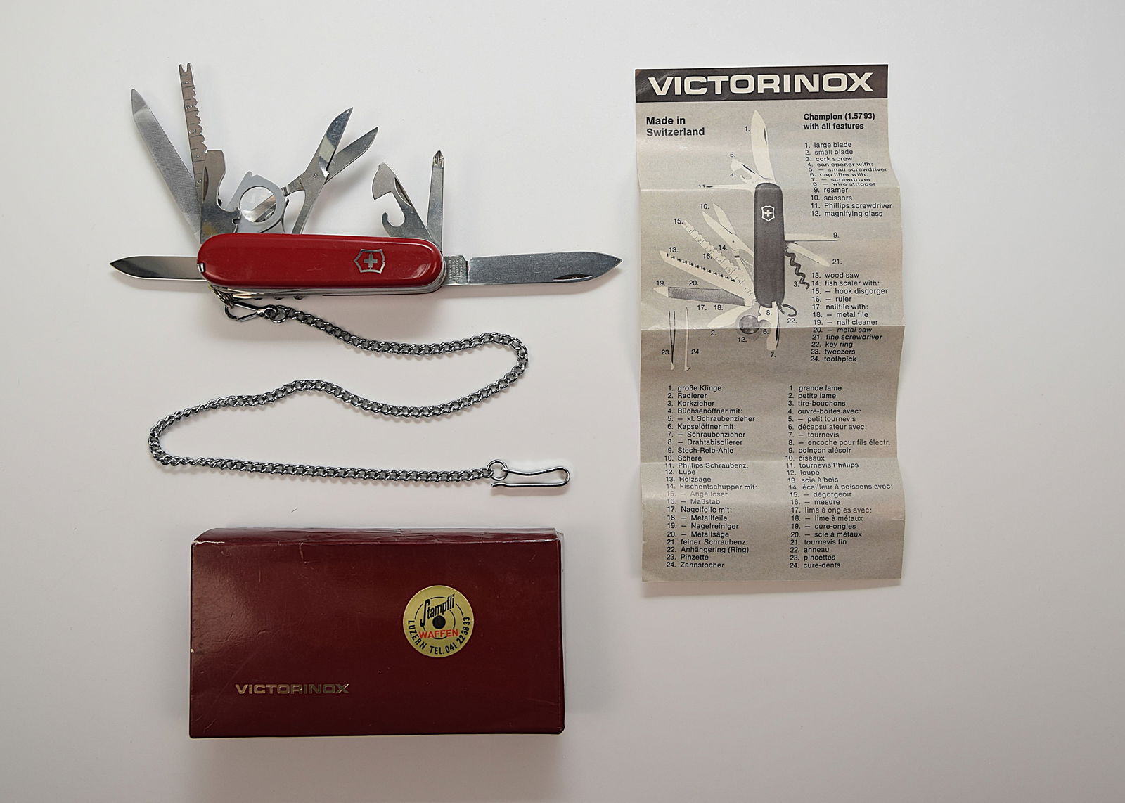 VICTORINOX SWISS ARMY KNIFE MODEL - CHAMPION (1.57 93) WITH ORIGINAL BOX AND CHAIN CLIP (1 of 4)
