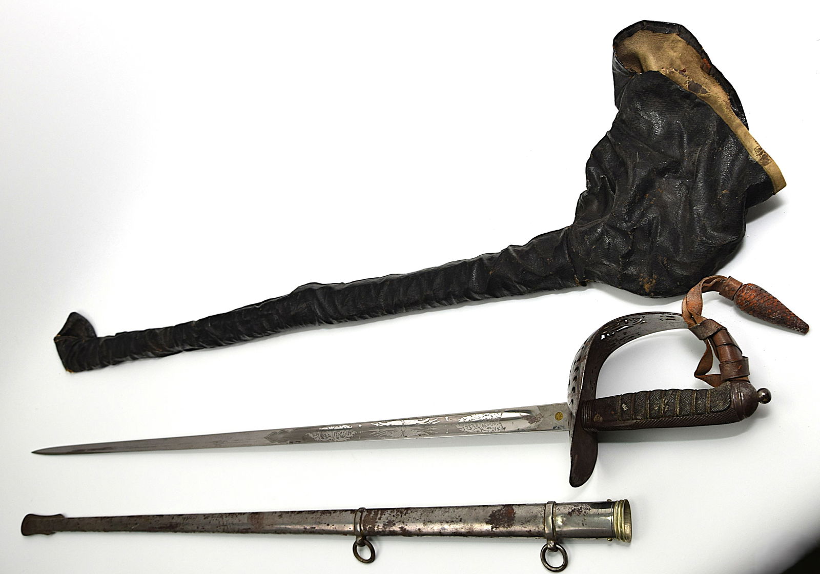 EDWARD VII 1897 PATTERN OFFICERS SWORD (1 of 15)