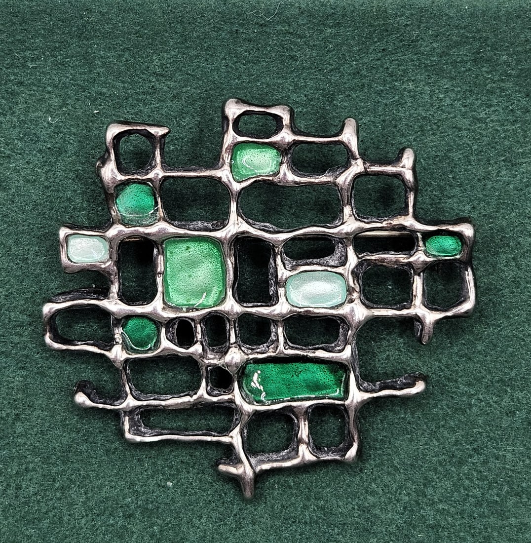 DAVID ANDERSEN STERLING SILVER BROOCH WITH GREEN ENAMEL (1 of 5)