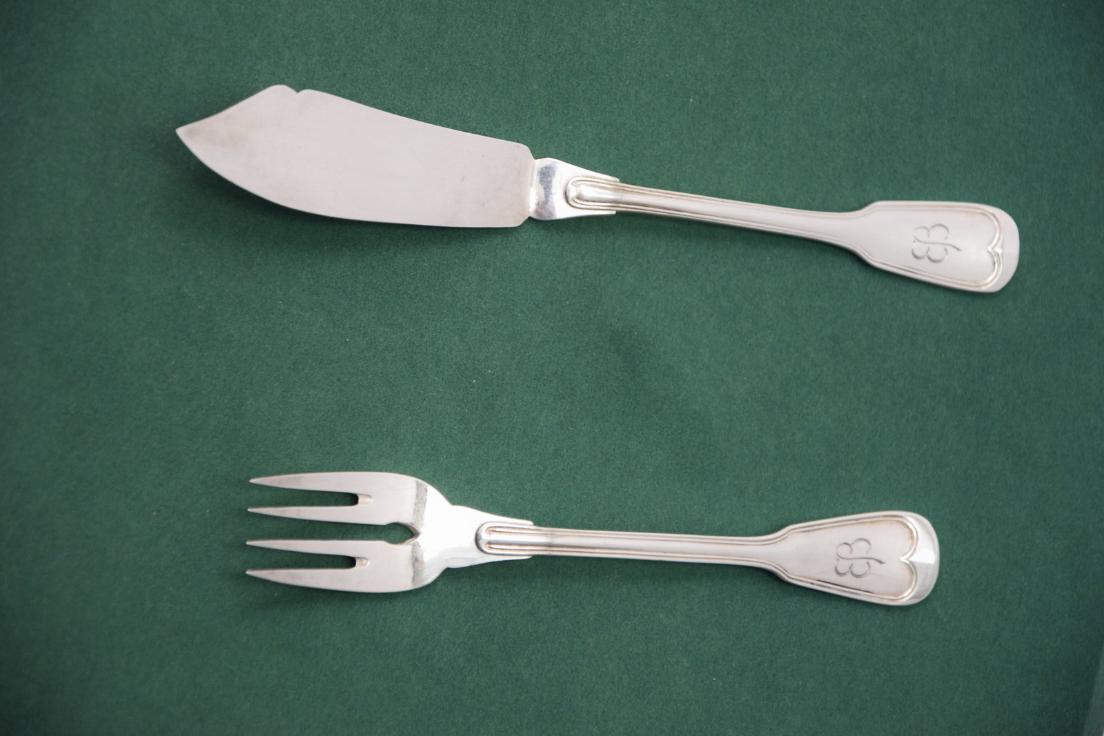 ORIGINAL THIRD REICH EVA BRAUN'S (HITLER'S WIFE) MONOGRAMED FORK & FISH KNIFE SET: ORIGINAL THIRD REICH EVA BRAUN'S MONOGRAMED (EB) FORK & FISH KNIFE SET. SILVERPLATED. Stamped on both "WELLNER 90 30". Size: knife -8 1/4 in. fork - 6 5/8 in. All measurements are approximate. Conditi