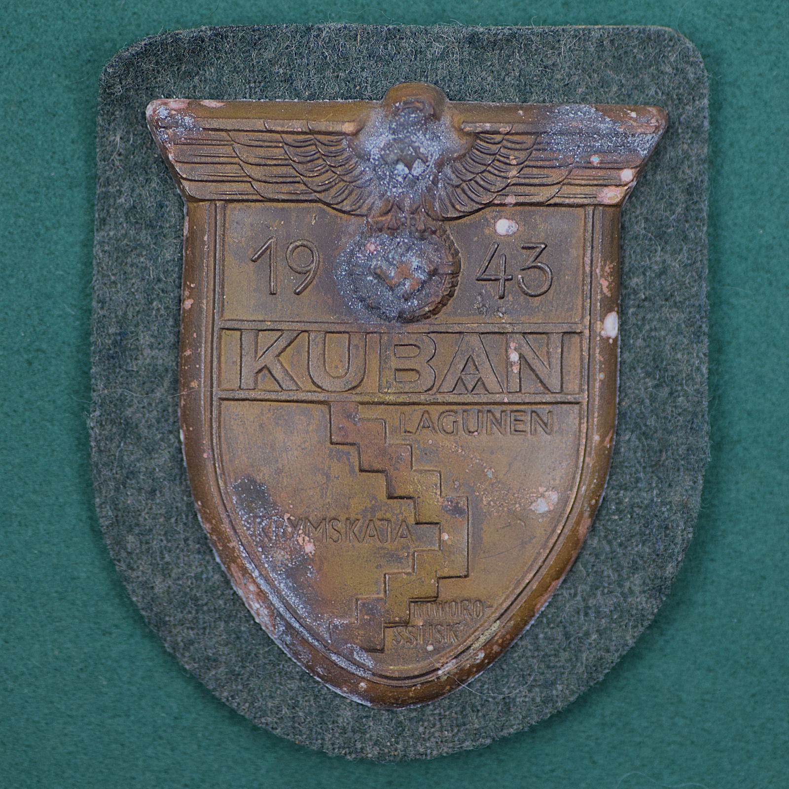 WWII GERMAN SHOULDER PATCH - KUBAN CAMPANE, ORIGINAL (1 of 3)