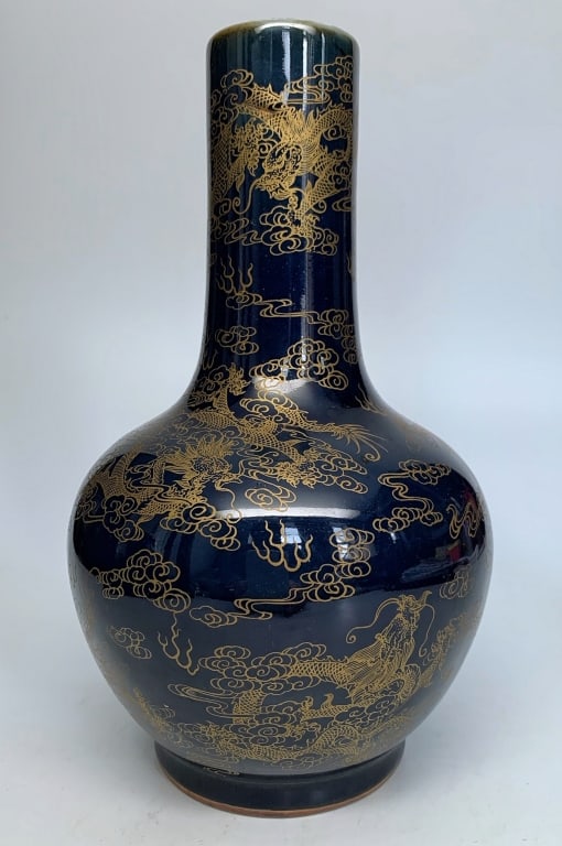 CHINESE GLAZED PORCELAIN VASE, MARK (1 of 6)