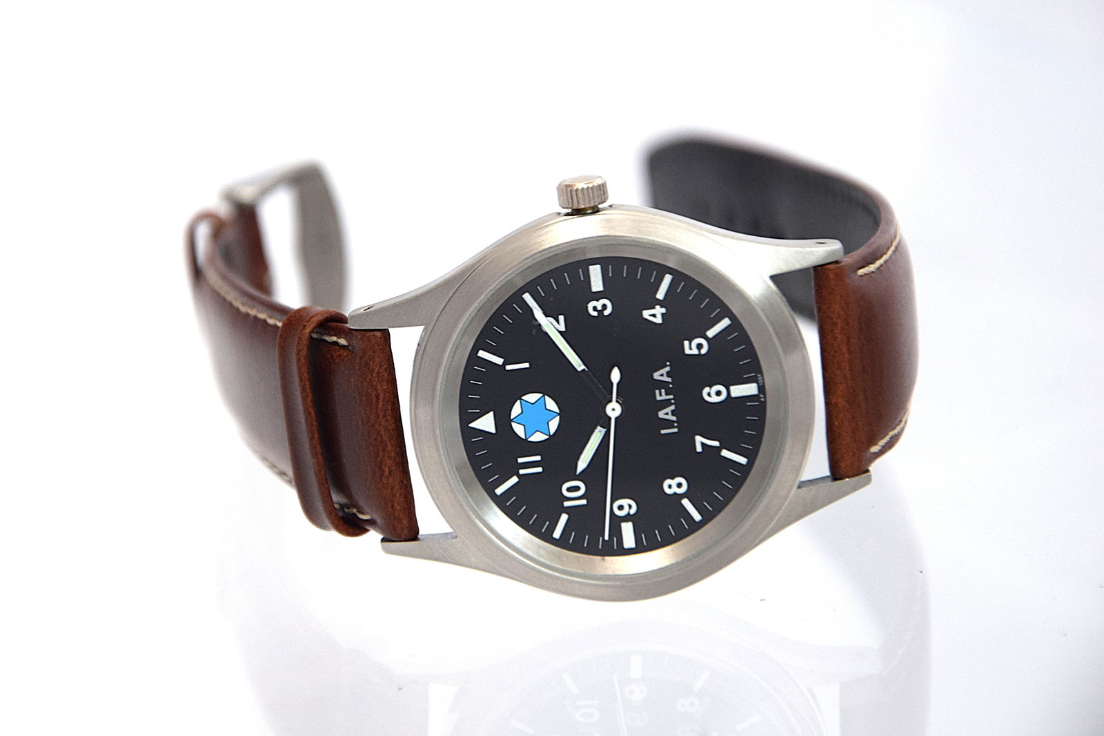 MILITARY ISRAEL I.A.F.A. QUARTZ WRIST WATCH BY GRUEN NEW: MILITARY ISRAEL I.A.F.A. QUARTZ men watch by Gruen. NEW STOCK, circa 1990. Size: Case app. 36mm excluding crown. Condition: Working at the time of inspection. Please see pictures. Provenance: NYC prom