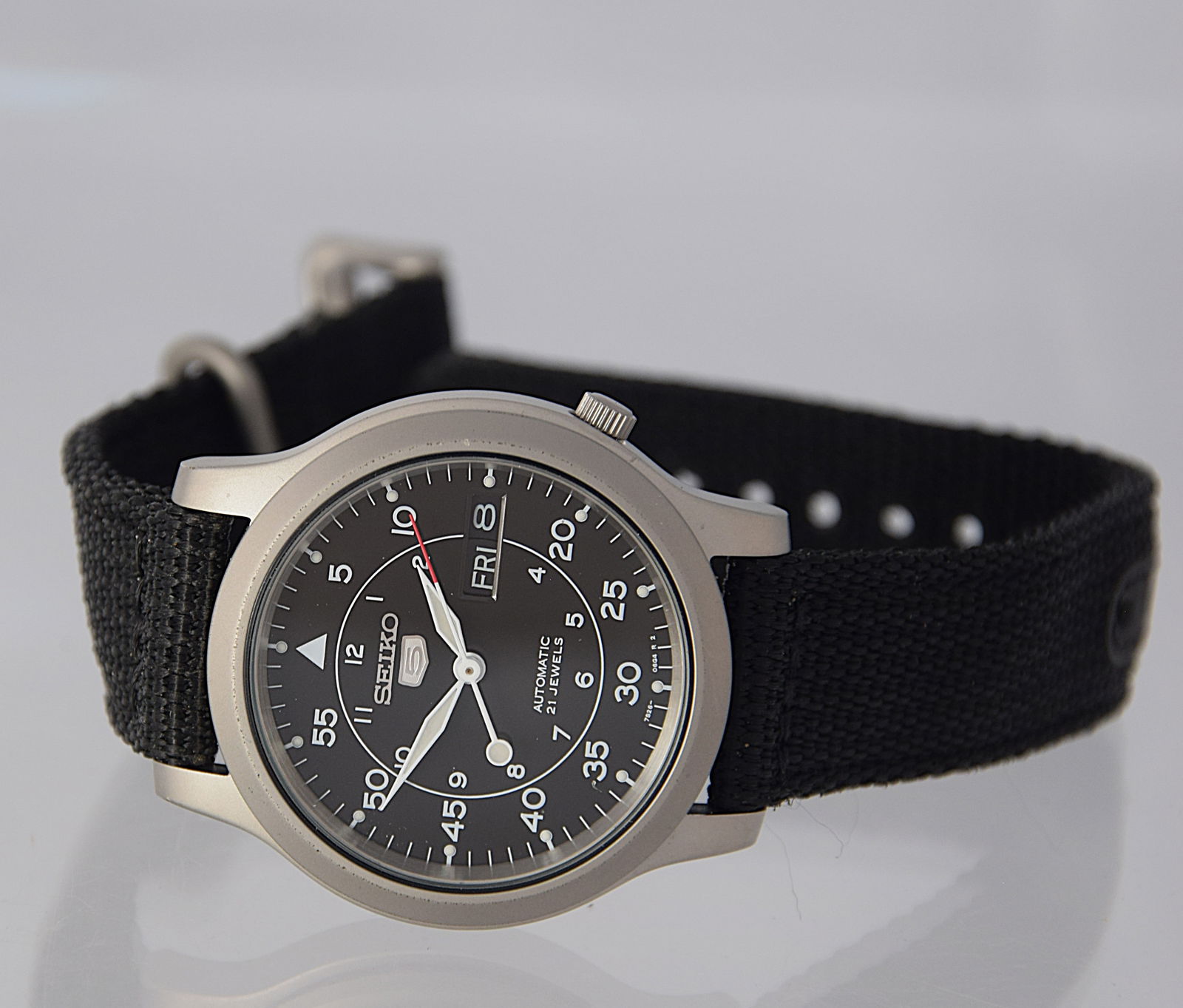 SEIKO SPORTURA MILITARY-STYLE  FIELD  AUTOMATIC WRIST WATCH, 21 JEWELS, NEW (1 of 8)