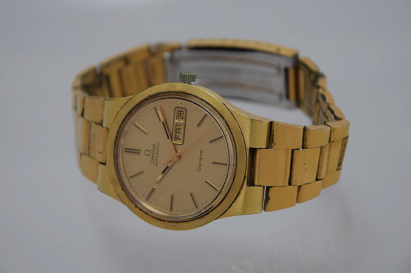 OMEGA AUTOMATIC SWISS WRIST WATCH (1 of 9)