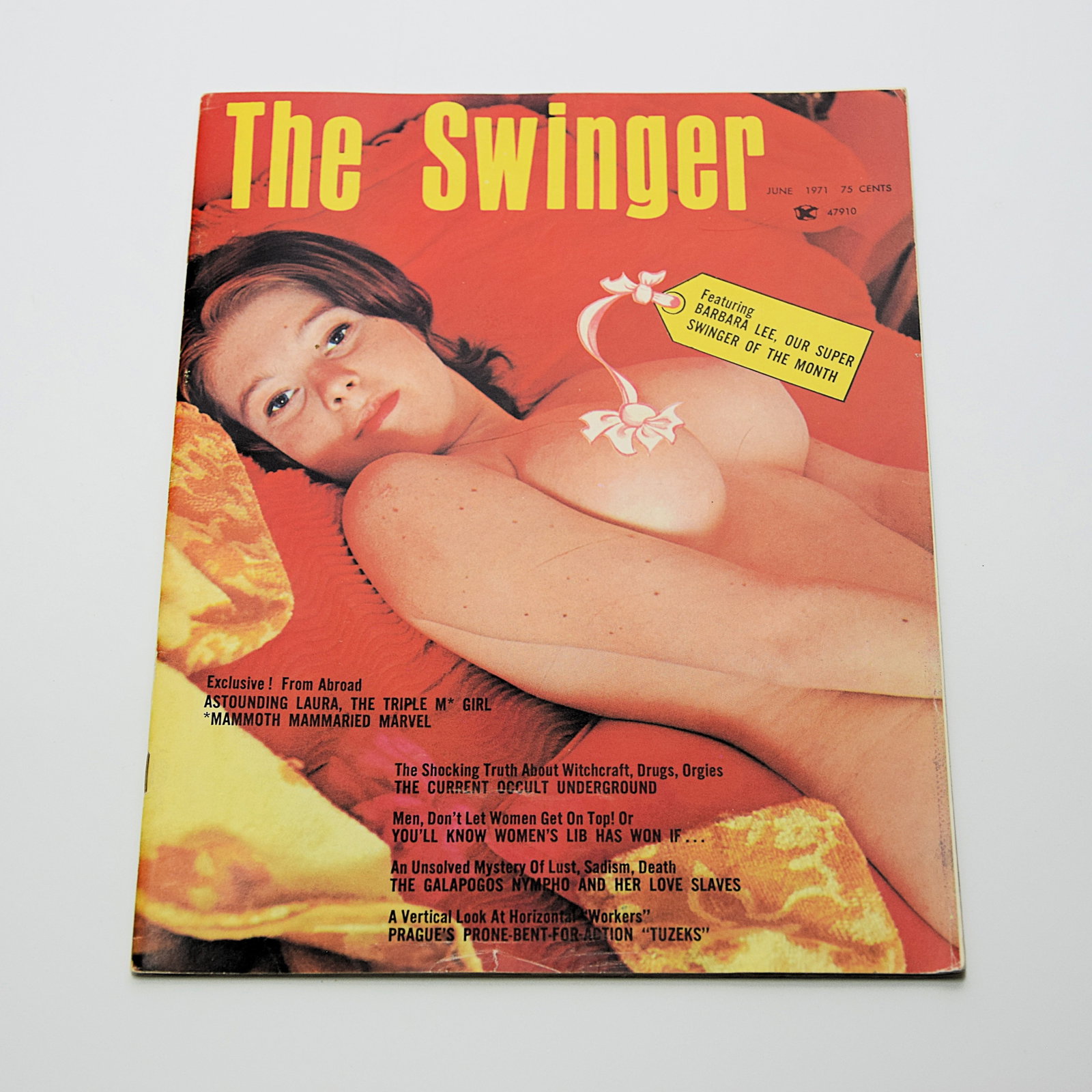 THE SWINGER ADULT MAGAZINE JUNE, 1971 VERY RARE: THE SWINGER ADULT MAGAZINE JUNE, 1971 VERY RARE. Size: 8 x 11 in. All measurements are approximate. Condition: Please see pictures. Provenance: The estate of late Joshua "Leland" Evans. Note- Please n