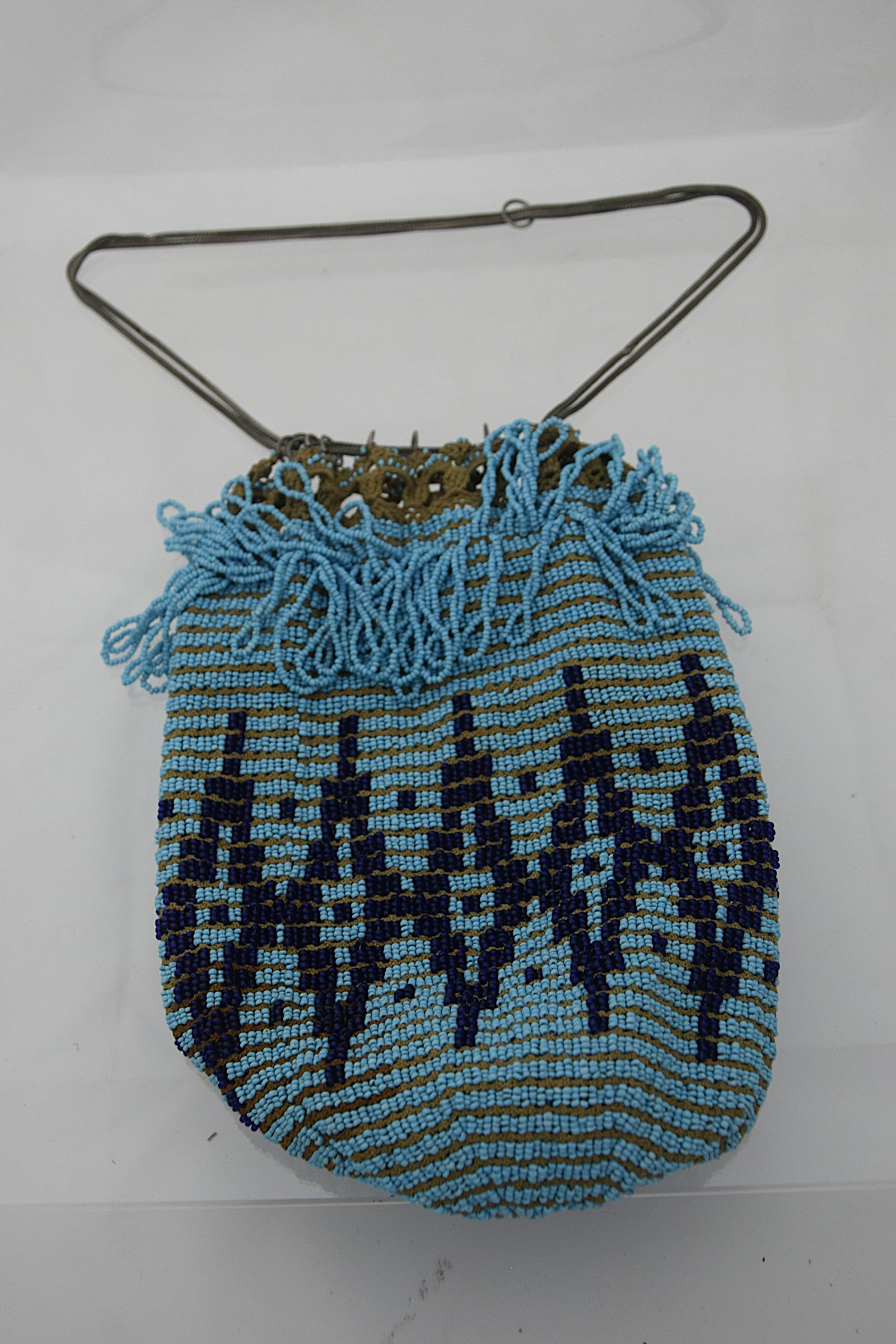VINTAGE BEADED DRAWSTRING PURSE WITH METAL FRAME (1 of 6)