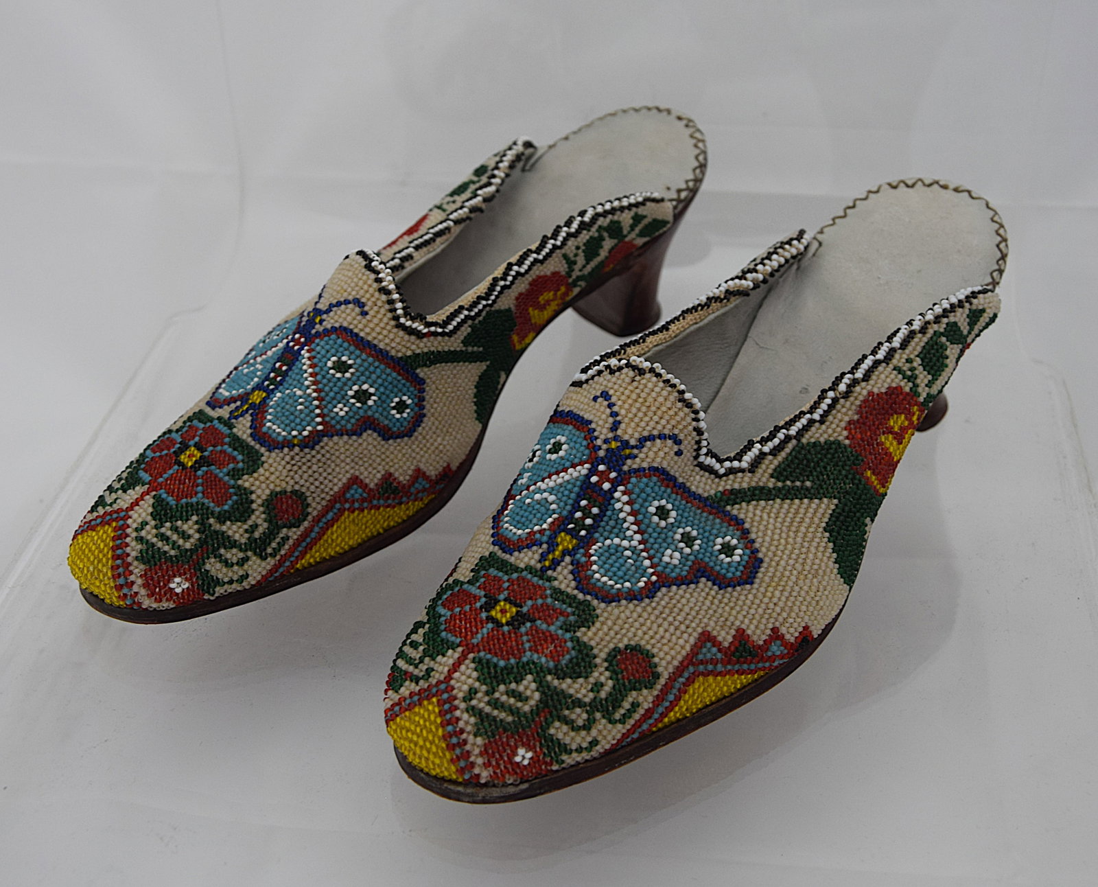 VIVID BEADED SLIPPER MULES BUTTERFLY FLORAL DESIGN EARLY 20TH CENTURY FOLK WORK (1 of 11)