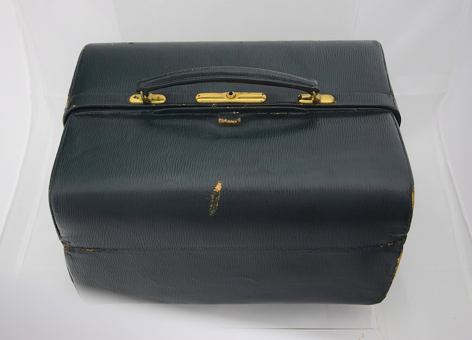 ALBERT BARKER LTD. LONDON LEATHER GENTLEMAN’S DRESSING / TOILETRY CASE WITH GUILD STERLING CAPS (1 of 13)