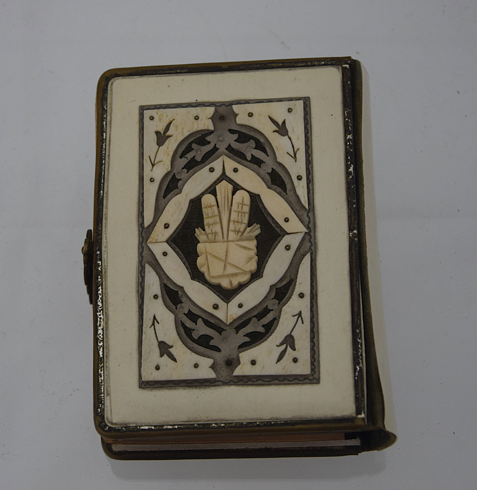 IMPORTANT ANTIQUE MINIATURE PRAYER BOOK WITH CARVED BONE COVER JUDAICA HEBREW ENGLISH DEVOTIONAL (1 of 10)