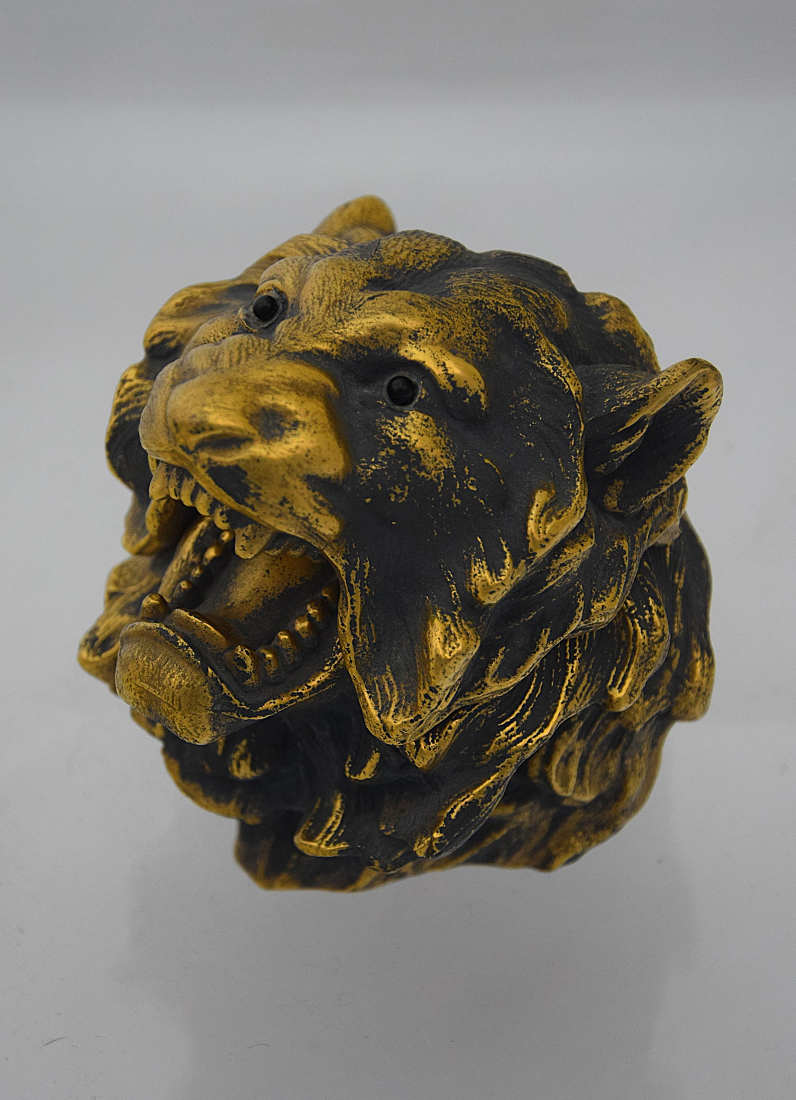 STRIKING BRONZE LION HEAD INKWELL FIGURAL DESK ACCESSORY EUROPEAN 19TH CENTURY (1 of 10)
