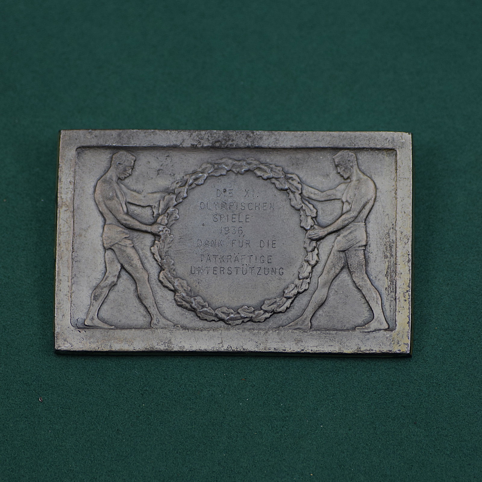 ORIGINAL THIRD REICH 1936 BERLIN OLYMPIC COMMEMORATIVE TABLE MEDAL (1 of 4)