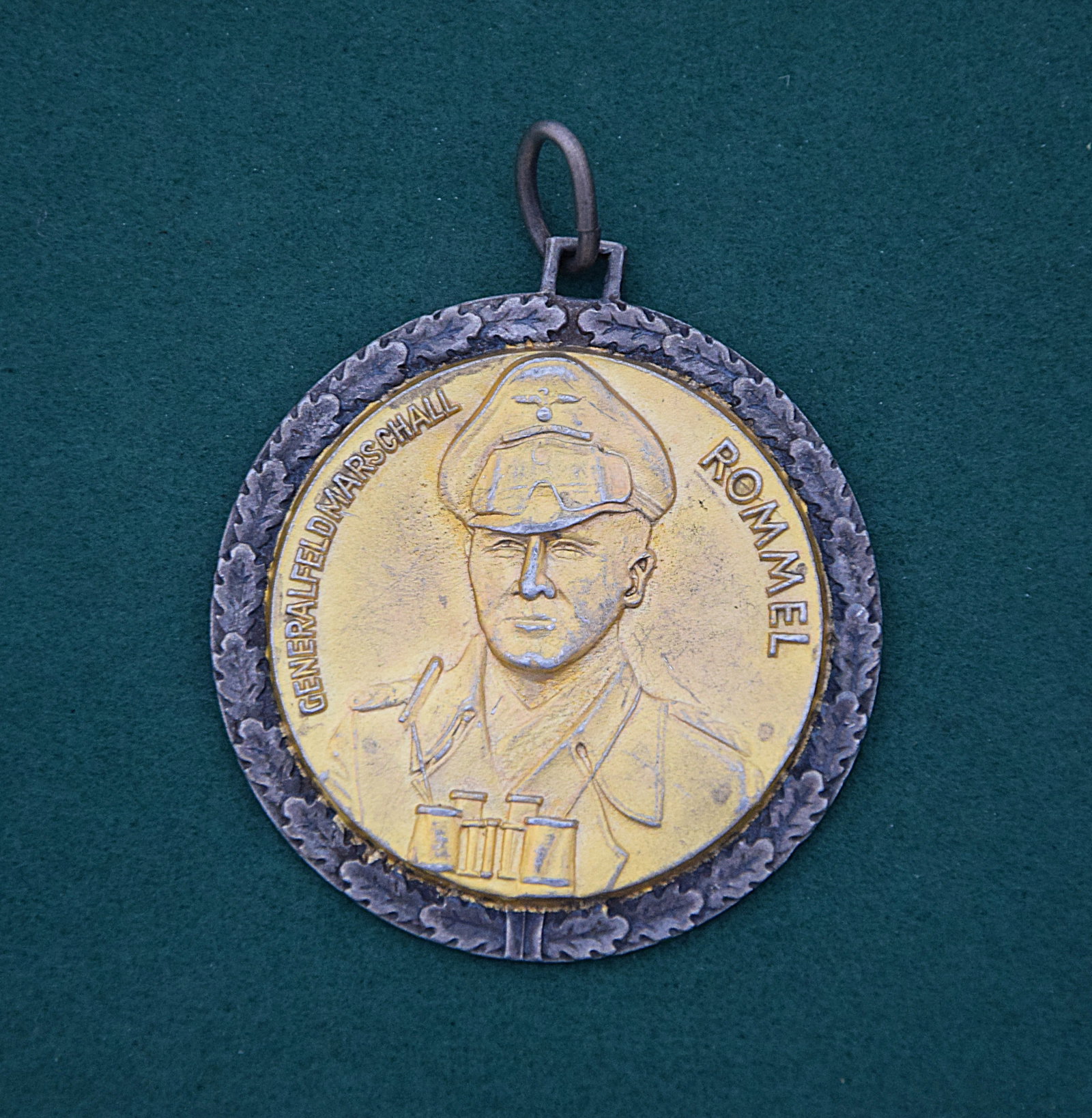 WWII GERMAN GENERALFELDMARSCHALL ROMMEL COMMEMORATIVE MEDAL (1 of 2)