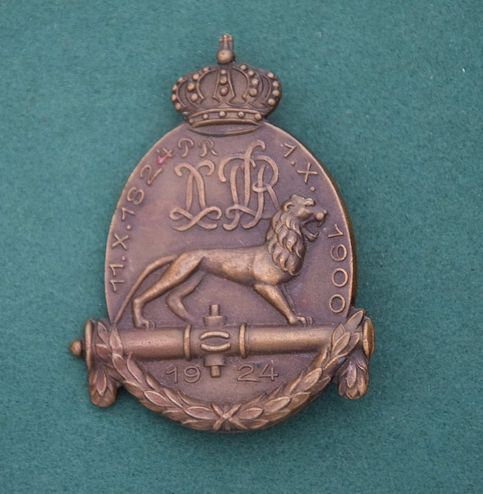 IMPERIAL GERMAN VETERANS / COMMEMORATIVE BADGE (1 of 2)