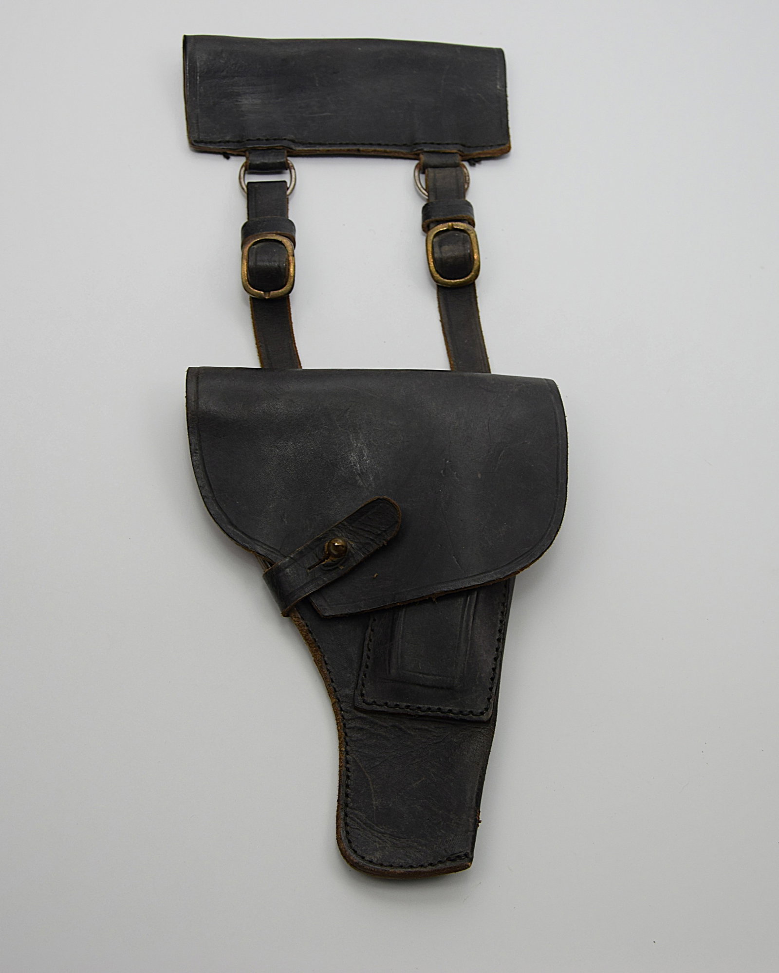 RUSSIAN NAVY TT-30 DROP DOWN HOLSTER: RUSSIAN NAVY TT-30 DROP DOWN HOLSTER. Circa 1940. Size: 15 1/4 x 6 1/4 in. All measurements are approximate. Condition: Please see pictures. Provenance: NY State prominent military collector. Note- Pl