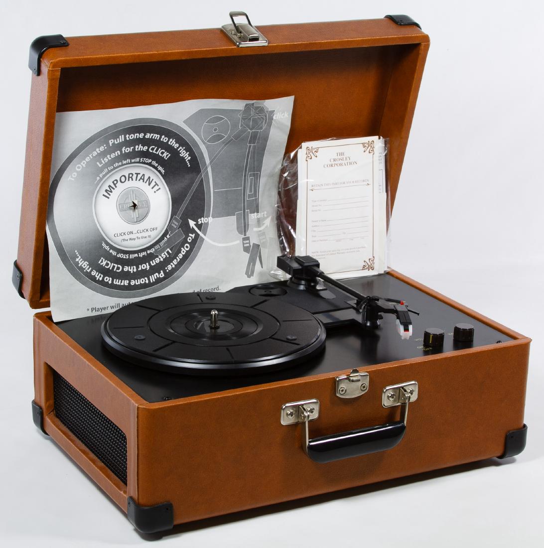 Crosley Model CR49 Record Player: Crosley Model CR49 Record Player 2002, includes instructions Height: 7.50 inches, Width: 17.00 inches, Depth: 11.00 inches Category: Cameras & Instruments > Phonographs Shipping Status: Leonard Auctio