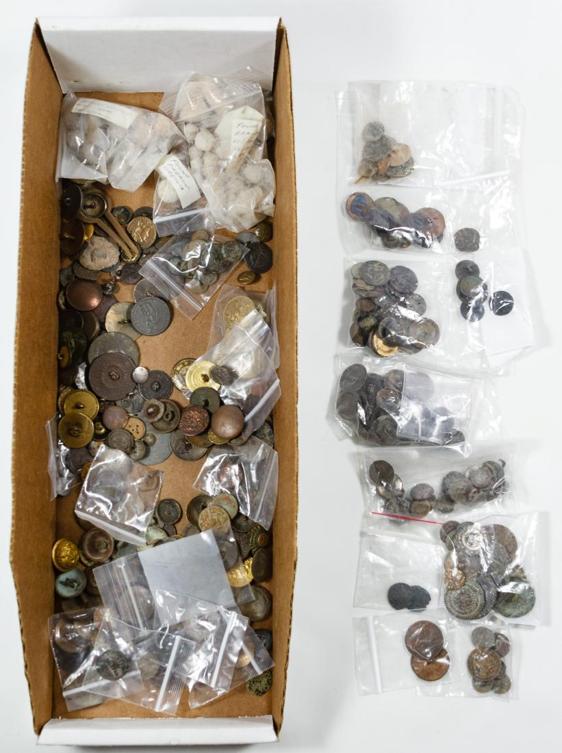 18th and 19th Century Button Assortment: 18th and 19th Century Button Assortment Over (100) buttons with examples from British military and Livery; some field-dug civil war bullets and balls Diameter: 1.50 inches (largest) Category: Military