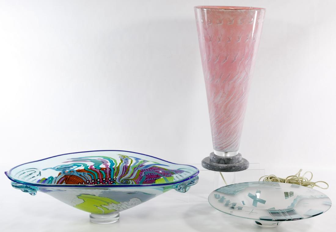 Lisa & Peter Ridabock 'Wave' Art Glass Platter: Lisa & Peter Ridabock 'Wave' Art Glass Platter c.1992 pastel tone bowl from the Pacific Design Center; together with a Caliente signed Memphis style abstact bowl and a 1992 Glass Lights glass and marb