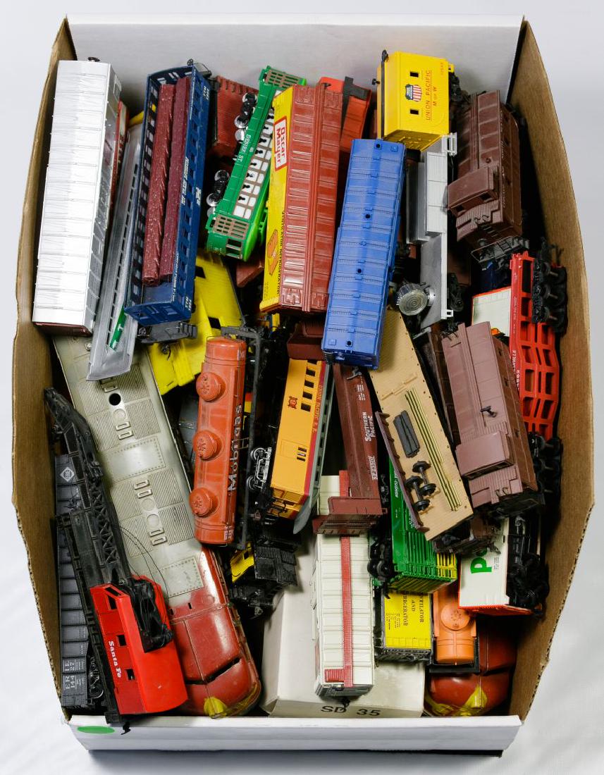 HO Model Toy Train and Toy Vehicle Assortment