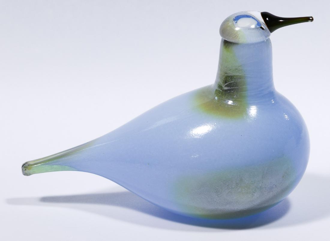Nuutajarvi Art Glass Blue Bird: Nuutajarvi Art Glass Blue Bird Signed Oiva Toikka for iittala on the underside Condition: Very Good, light wear, no chips or cracks noted Height: 4.00 inches, Length: 5.50 inches, Width: 2.75 inches C