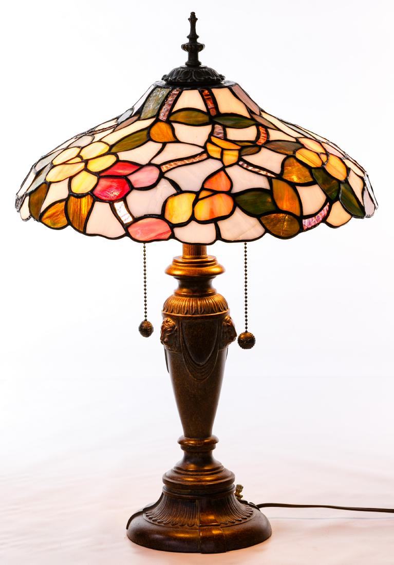 Stained Glass Style Table Lamp (1 of 4)