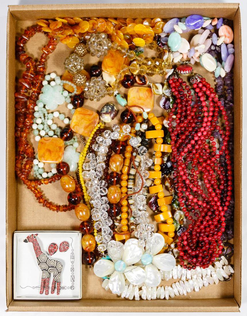 Costume Jewelry Assortment (1 of 4)
