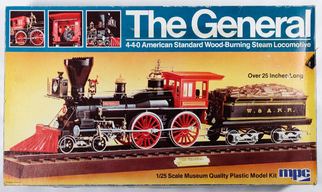 Model Train Assortment: Model Train Assortment Two 1980s sets including a MPC 'The General' 4-4-0 Standard American Steam Locomotive model kit, unbuilt, and a all-metal ETS set in wooden box, made in Czech Republic, consists