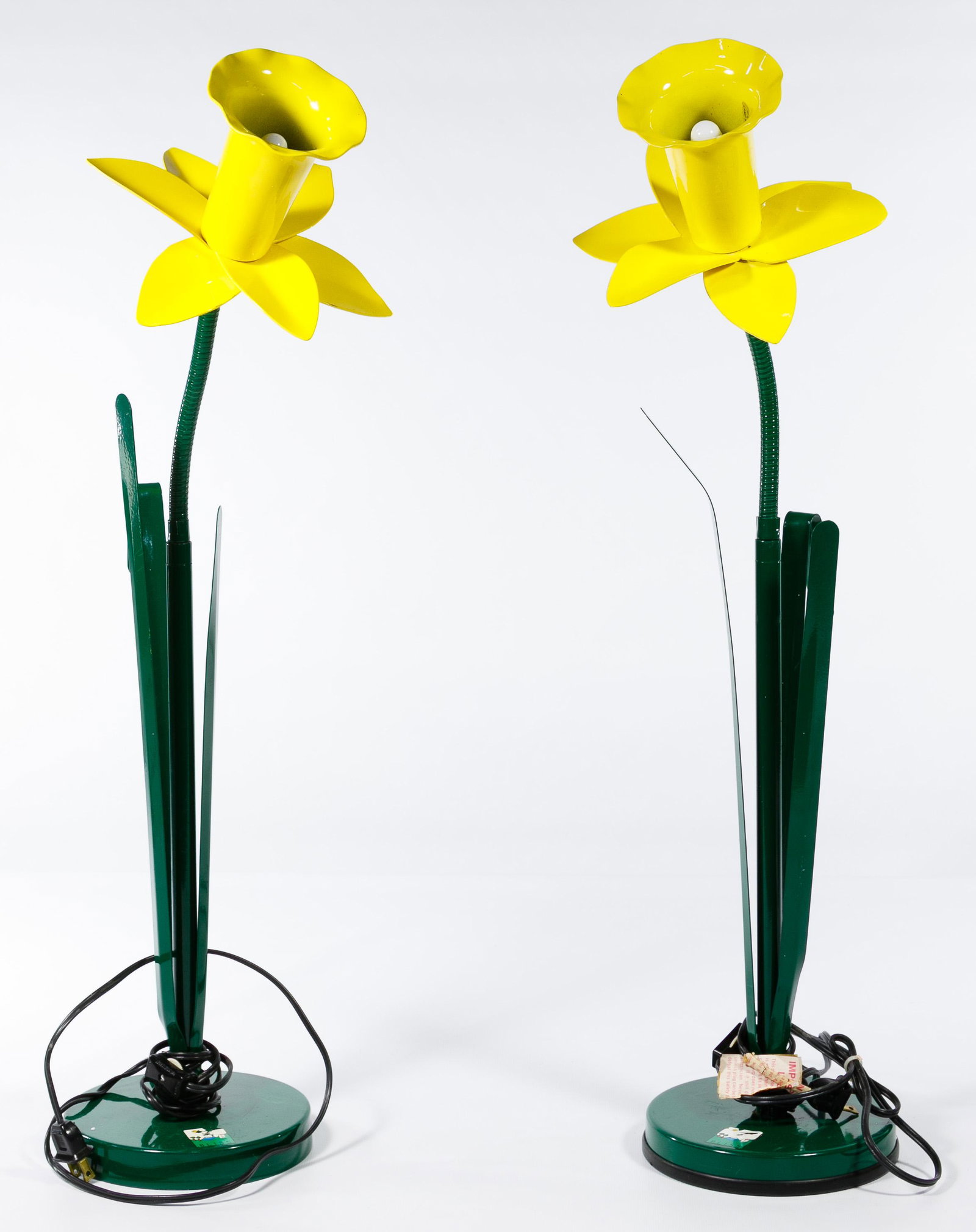 Mike Bliss Pop Art Daffodil Flower Lamps: Mike Bliss Pop Art Daffodil Flower Lamps c.1980; matched pair of retro whimsical designer lamps Condition: Very Good, no damage noted, overall light wear consistent with age and normal use, very light
