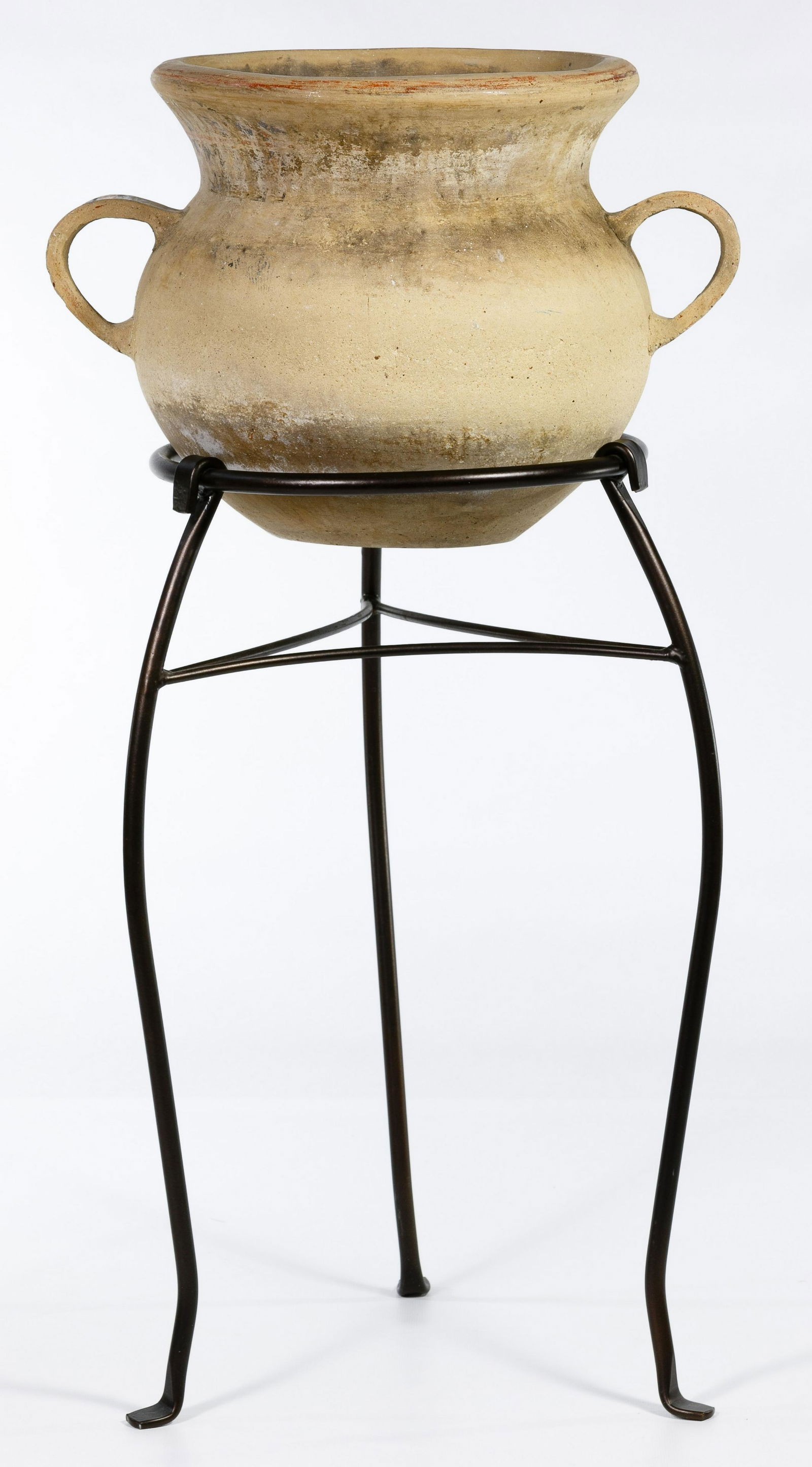 Clay Pot and Stand (1 of 7)