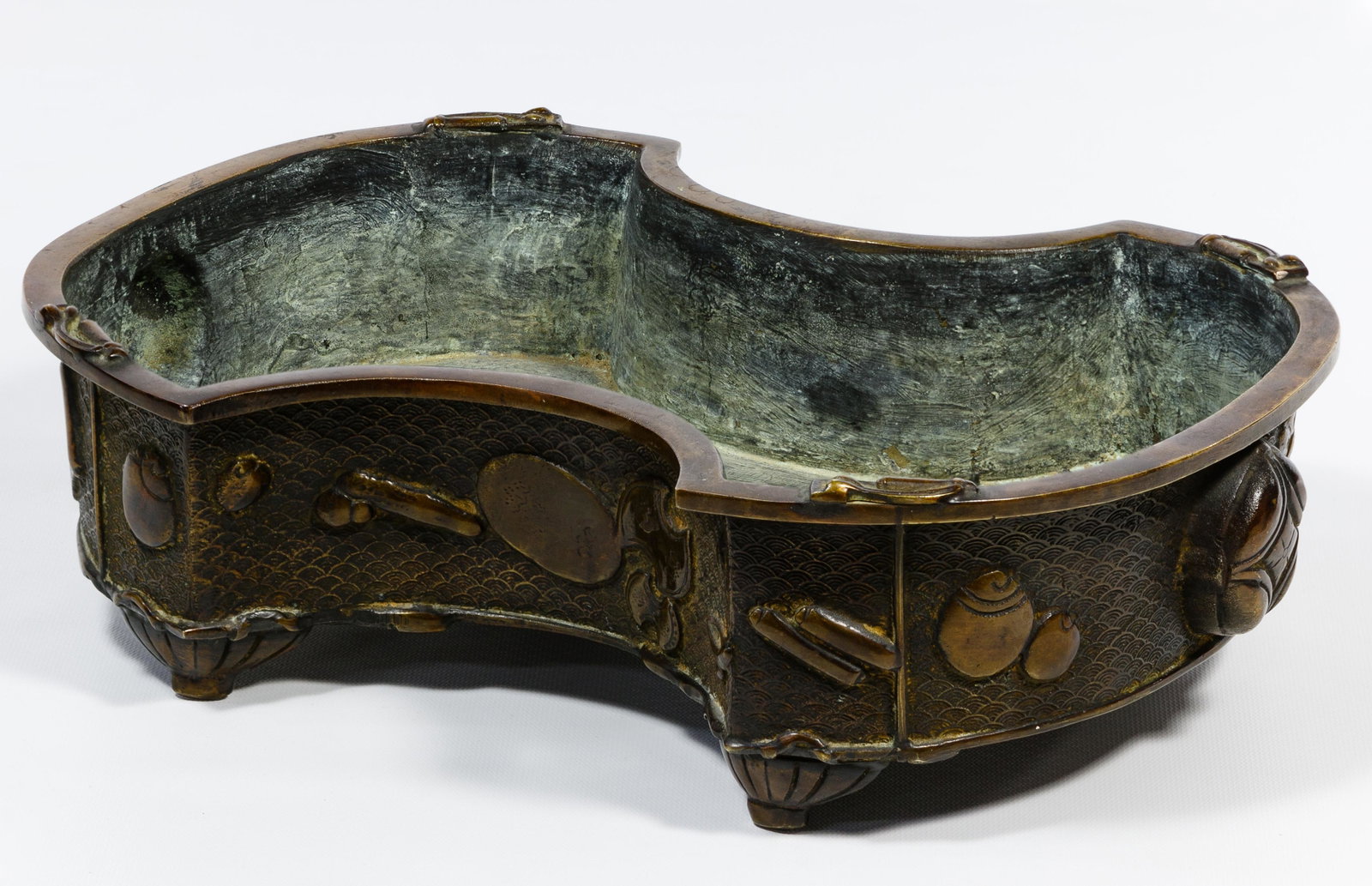 Japenese Edo Meiji High Relief Bronze Bonsai Planter: Japenese Edo Meiji High Relief Bronze Bonsai Planter Having an undulating shape and auspicious decoration Condition: Very Good, overall light wear consistent with age and normal use Height: 4.00 inche