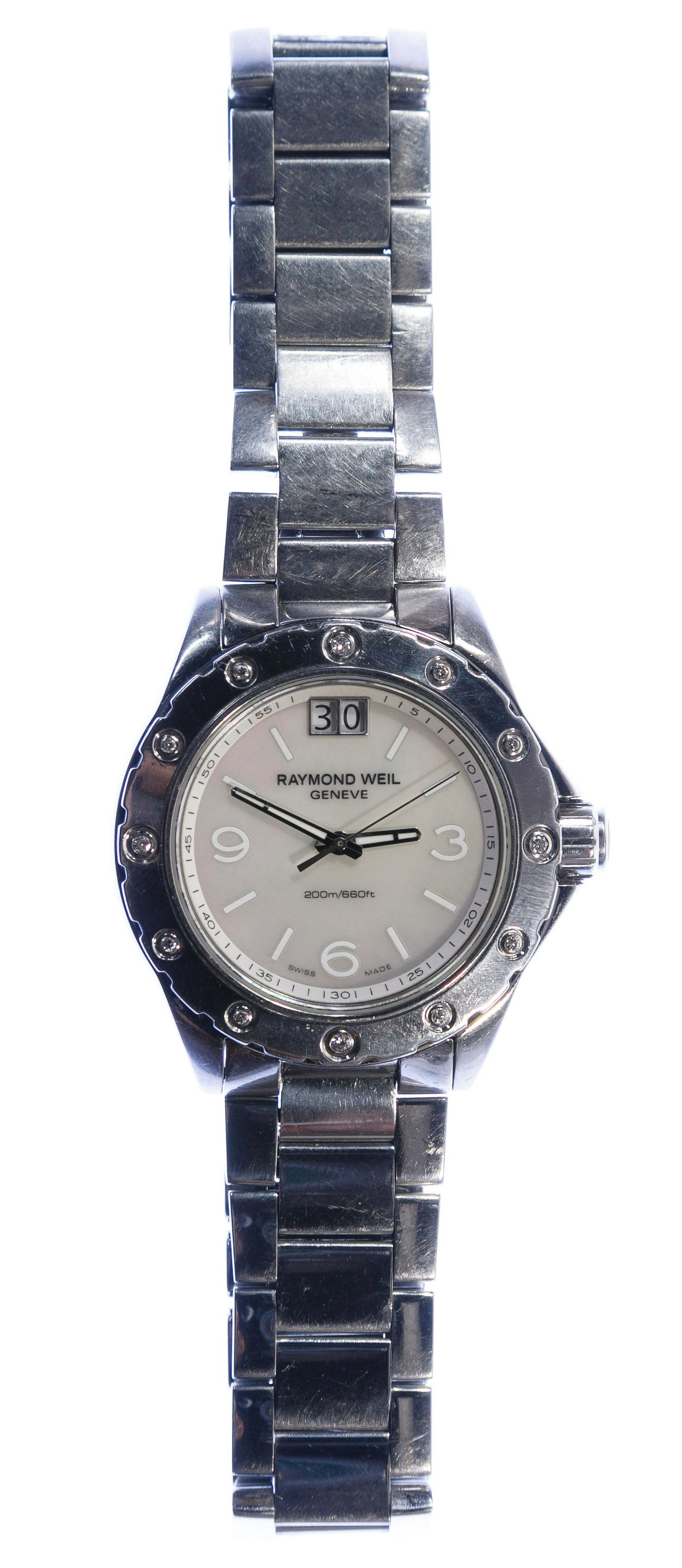 Raymond Weil Spirit Diamond Bezel 6170 Mother of Pearl: Raymond Weil Spirit Diamond Bezel 6170 Mother of Pearl Wrist Watch Having a sapphire crystal with stainless steel case and band Condition: Very Good, overall light wear; running but accuracy and longe