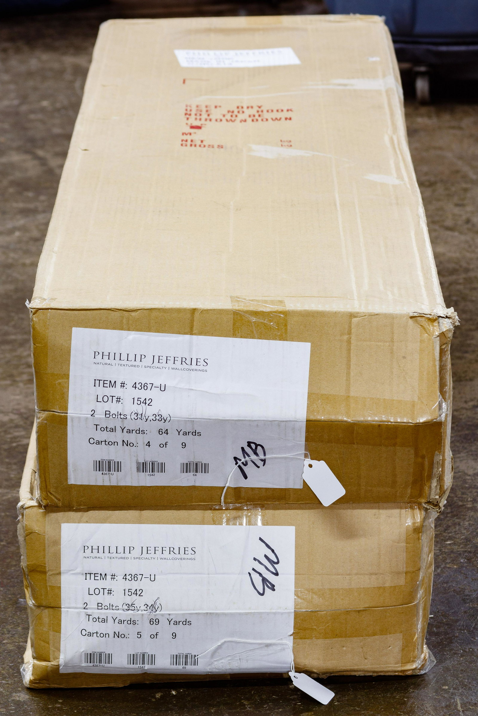 Phillip Jeffries 'Amalfi Silk' Wallpaper: Phillip Jeffries 'Amalfi Silk' Wallpaper Approximately 135-yards, in an industrial width, #4367U lot #1542 'Whitewash Villa'; handcrafted, woven natural silk having a faint texture, stain repellent fi